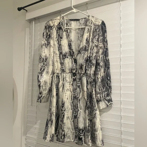 Zara Snakeskin Mini Dress/ Size M - Picture 3 of 4